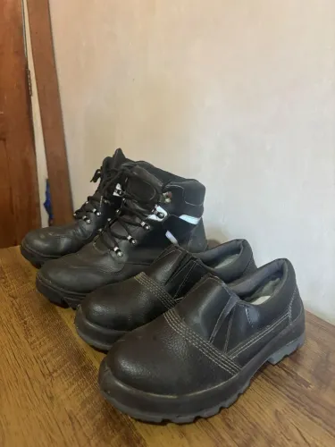 Botas a venda!!<br>Bota feminina N° 35 <br>Interessados chama no privado!!!