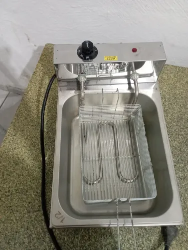 Fritadeira 220 V de salgados Nunca utilizada 