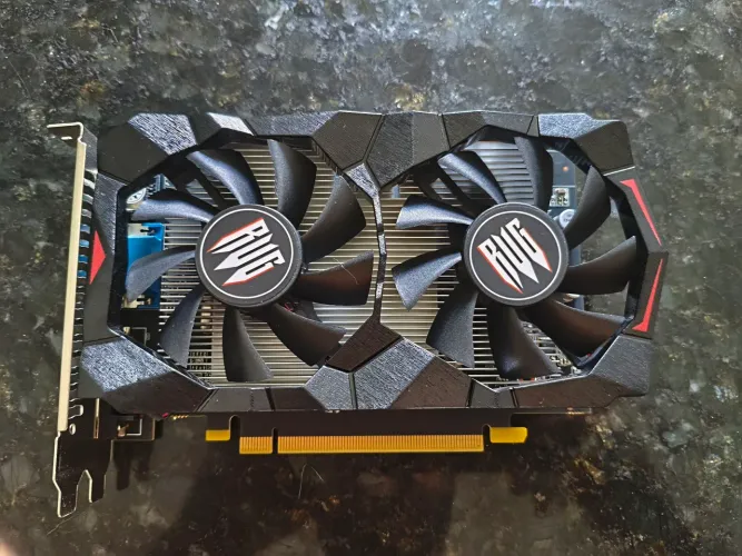 Placa de vídeo GTX 550 TI 4GB.