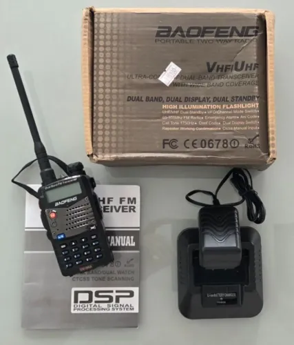 Rádio VHF / UHF Baofeng UV-5RA Semi Novo - Completo na Caixa