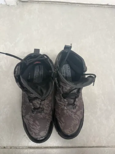 BOTA OAKLEY ASSAULT MILITARY 39