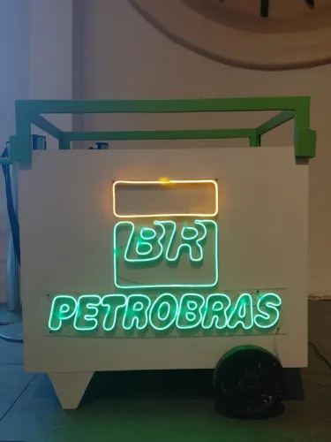Painel LED Neon Personalizado - Alta Qualidade | Fachadas, Eventos e Negócios
