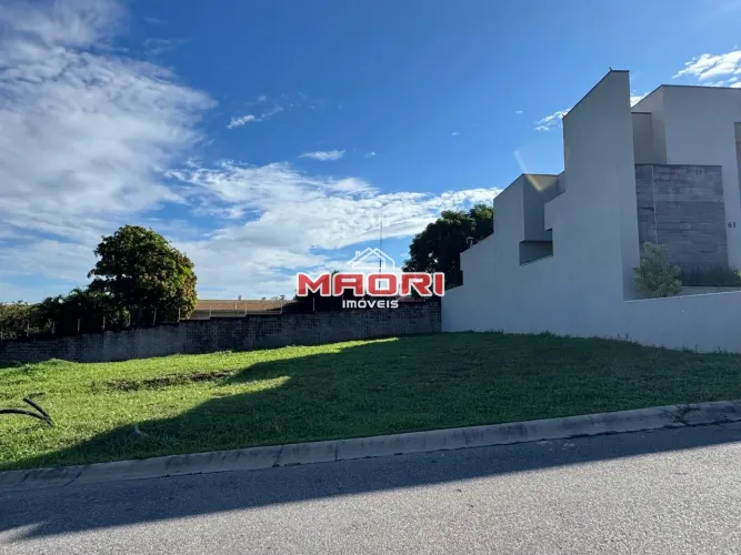 Terreno à venda no Condomínio Colline di Parma em Valinhos