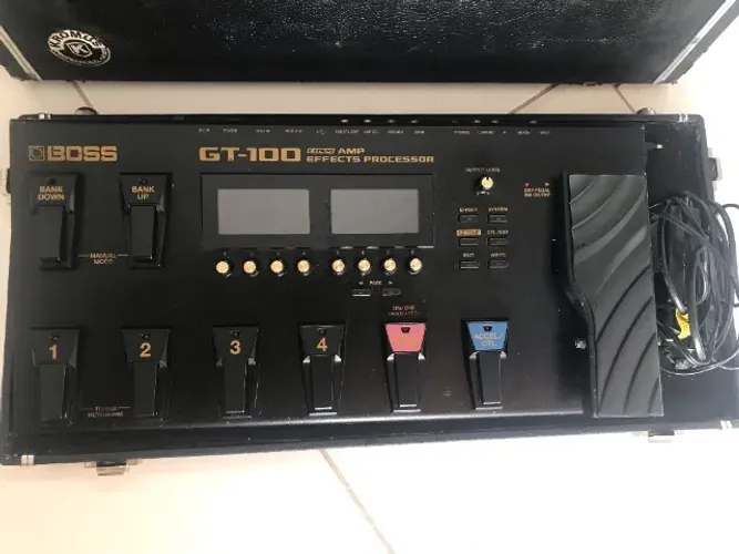 Pedaleira Boss GT-100 + Case Kromus