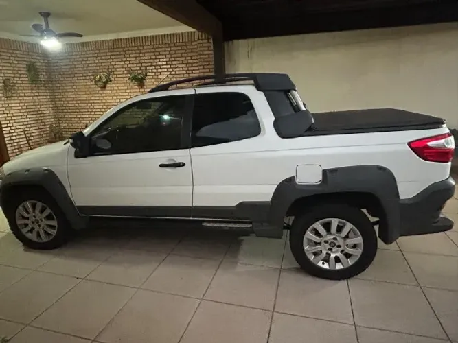 Fiat Strada Adventure1.8/ 1.8 Locker Flex CD 2015