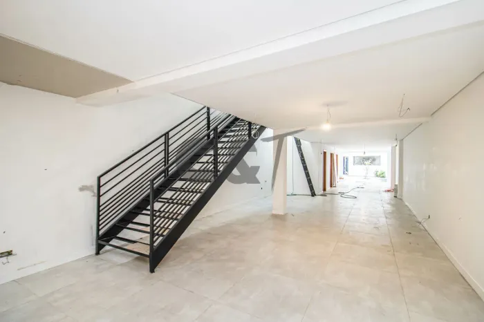 Comercial Reformado - 440m² para Alugar na Chácara Santo Antônio - São Paulo/SP.