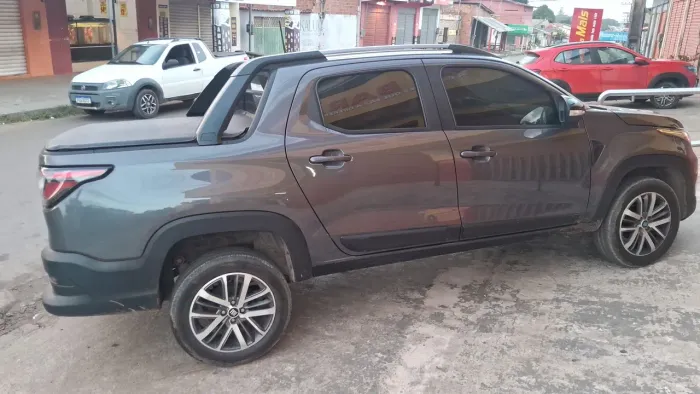 Fiat Strada Volcano 1.3 Flex 8V CD 2025