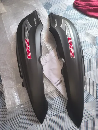 Vendo laterais originais biz 125 2015/15