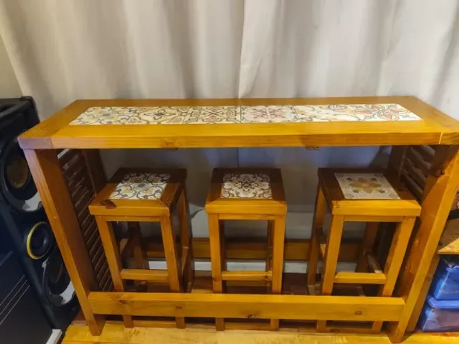 Mesa Cozinha Banquetas estilo Aparador 1,47m x 43cm