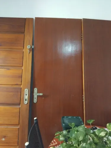 Vendo 2 portas de banheiro 1 porta de cozinha
