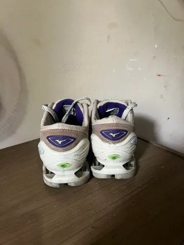 Mizuno Wave Prophecy LS