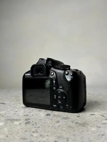 Canon EOS Rebel T6 ? Corpo + lente