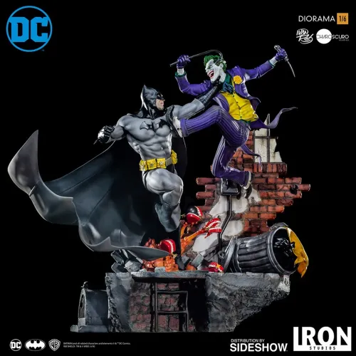 Batman vs Joker Diorama + CGC 9.8 - Iron Studios