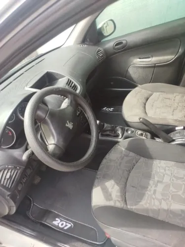 Peugeot 207 XR 1.4 Flex 8V 5P 2010