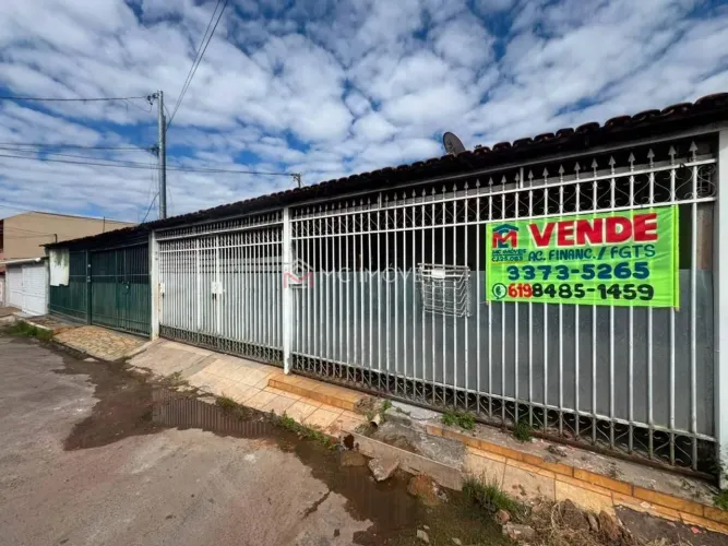 Casa à Venda na QNP 15 Conjunto V - Setor P Norte | 3 Quartos | 2 Casas no Lote | Financiá