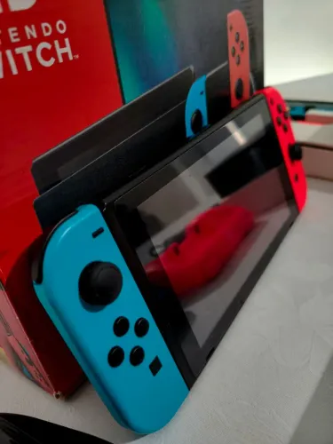 Nintendo Switch V2 Desbl 256GB Completíssimo + 4 Controles + Acessórios + Jogos / Parcelo