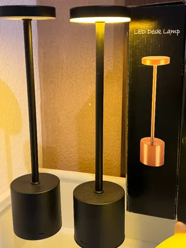 Luminária de Mesa Discove Recarregável Touch, Sem Fio e Com 3 Cores de Luz LED