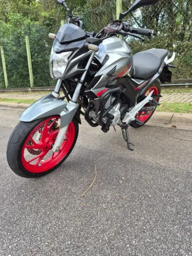 Honda Cb Twister 250F gasolina 