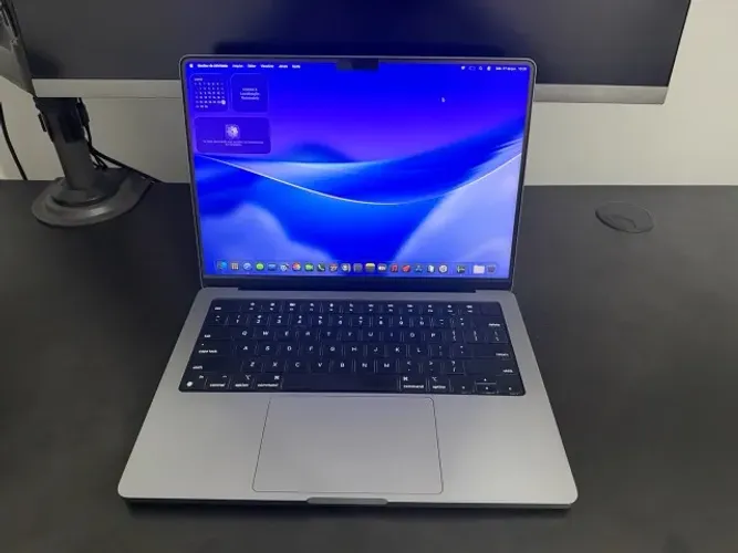 MacBook Pro M2 Pro 14" (Chip M2 Pro, 16GB RAM, 512 GB SSD) - Estado de Novo!