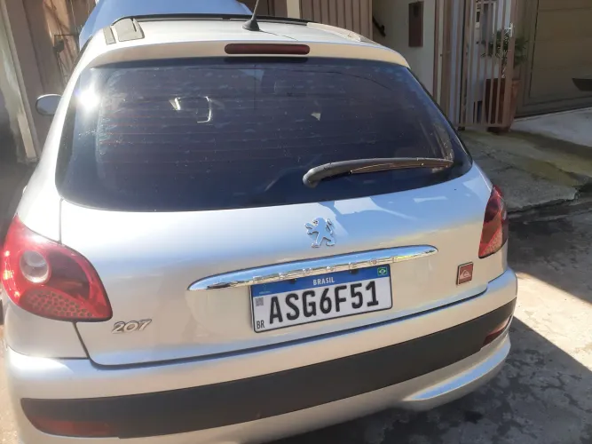 Peugeot 207 Quiksilver 1.4 Flex 8V 5P 2010