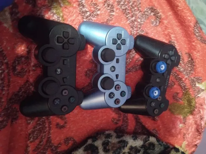 Ps3 tava funcionando do nada desligou e nao liga mais