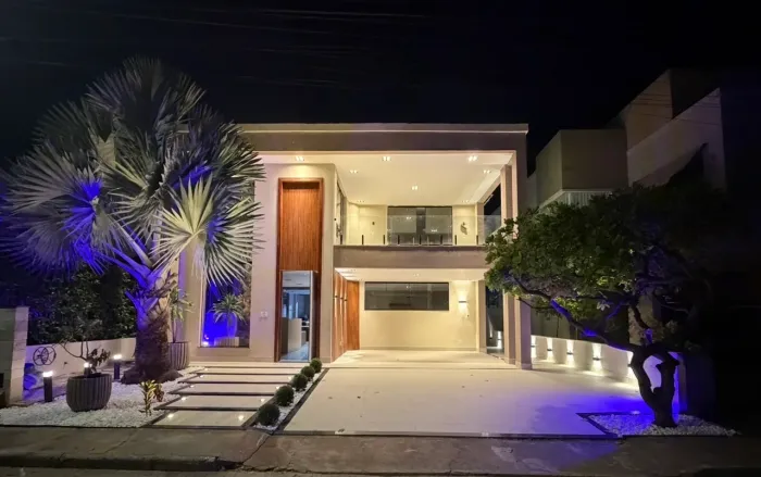 CASA ESPETACULAR PARA LOCAÇÃO NA ARUANA - CONDOMÍNIO GUILHERMINO REZENDE