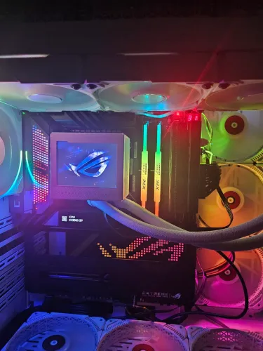 Oportunidade de PC Gamer AM5 todo Rog Strix !!!