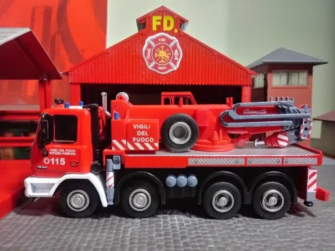MINIATURA 1996 CAMION-GRUE ASTRA HG 7 - ESCALA 1/64  FABRICANTE DELPRADO.
