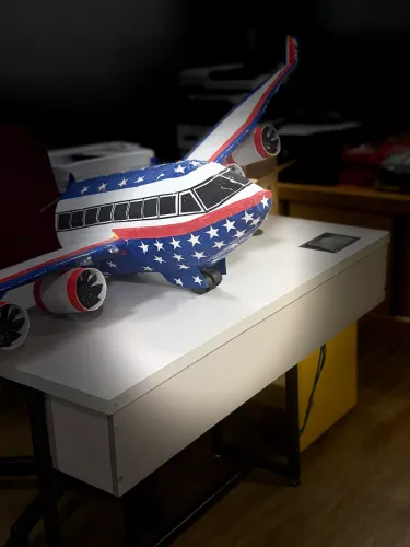 AVIÃO DE PAPELÃO