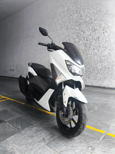 Nmax 160 em ótimo estado