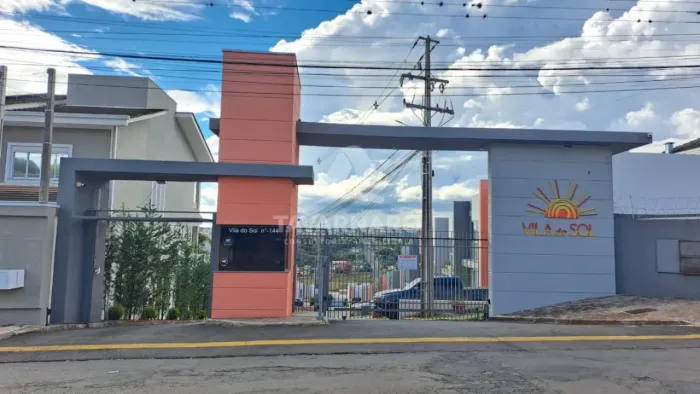 Sobrado com 3 Quartos em Condomínio no Bairro Estrela!