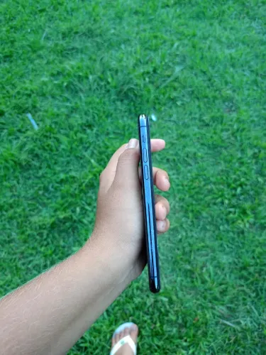 Vendo um iPhone 11 Pro/ 64 gb com leves maçãs de uso 1500$ *36
