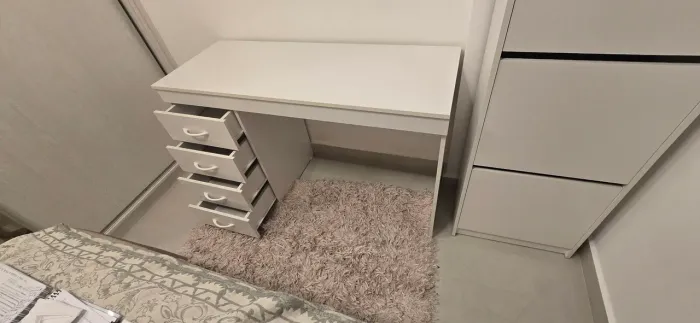 Mesa escrivaninha nova sem uso