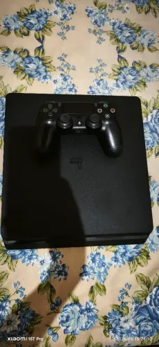 Vende console PS4 slim 500 GB de a versão que desbloqueia