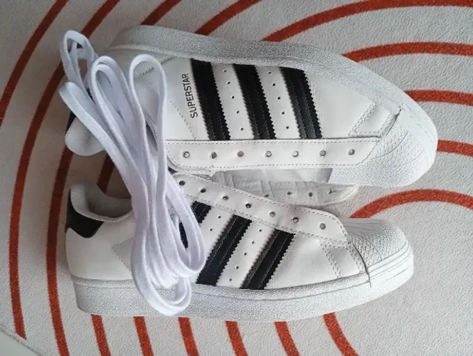 Tênis Adidas Superstar