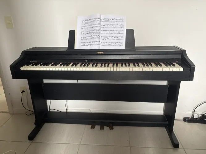 Piano digital Holand RP 301