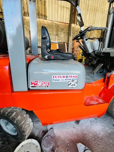 Empilhadeira Heli H2000 25 Series 