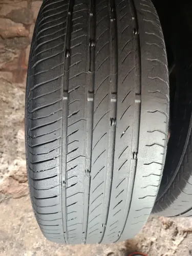 Pneus 205/60-16 continental (2 unidades)