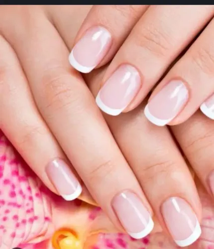 VAGA PARA MANICURE E PEDiCURE 45% + 2 TRANSPORTES