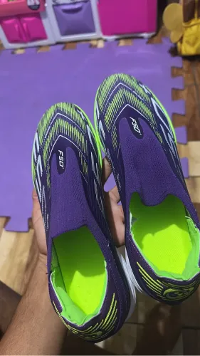 Chuteira 43