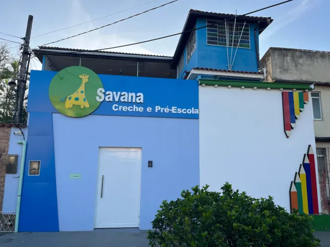 ALUGA-SE PRÉDIO COMERCIAL - IDEAL PARA ESCOLA