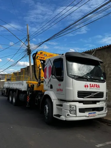 ALUGUEL DE CAMINHÃO MUNCK COM OPERADOR