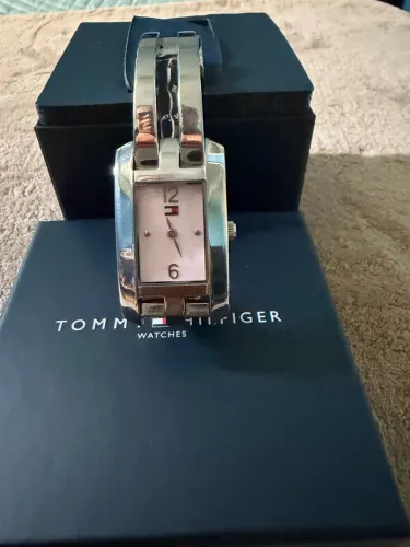 Relógio Tommy 100 por cento original valor R$1.600