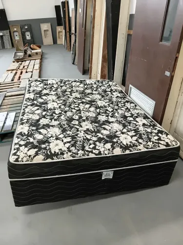 Cama BOX de CASAL, usada. Marca ortobom. 