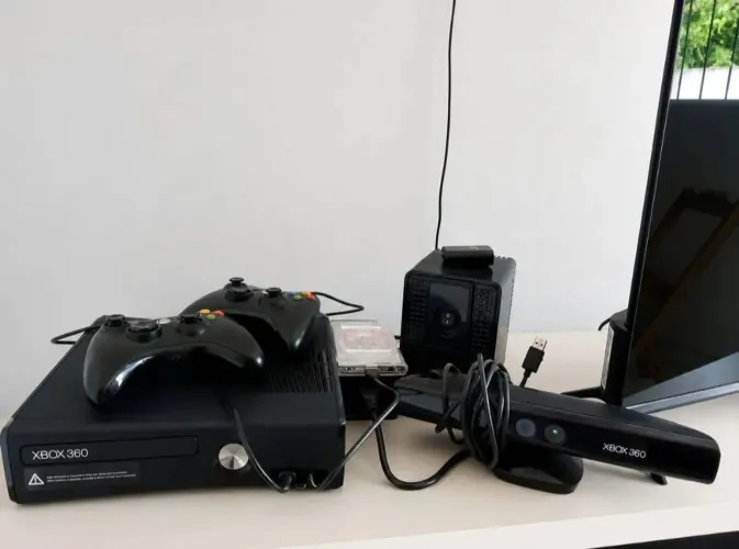 VENDO XBOX 360 SLIM COMPLETO