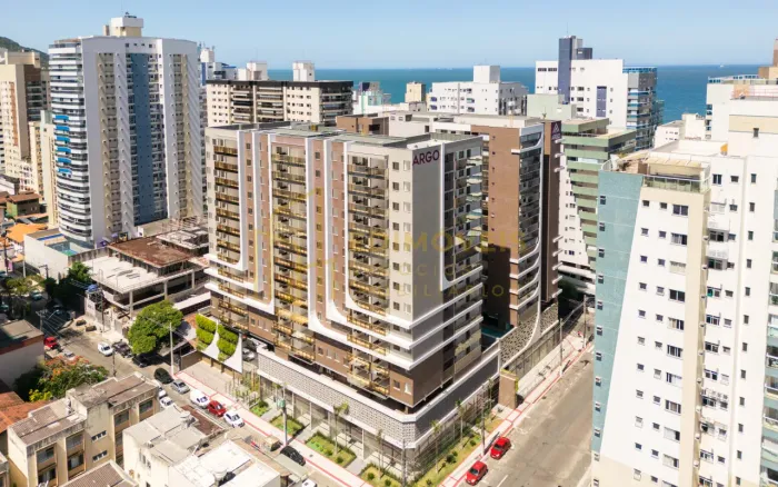 Viva o Melhor da Praia da Costa: Apartamento com 2 Quartos e Lazer Completo!