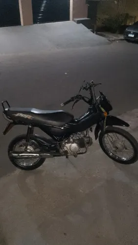 Moto com alguns detalhes só tranferir,aceito proposta