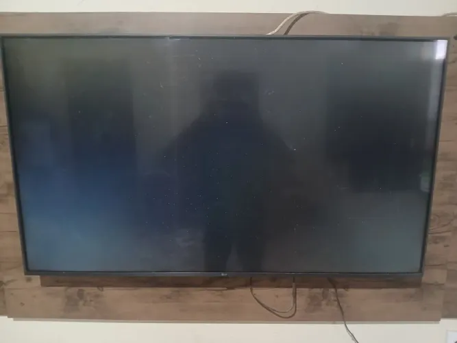 Vendo TV lg smart época da copa 2022 para retirada de peças (LEIA DESCRIÇÃO).