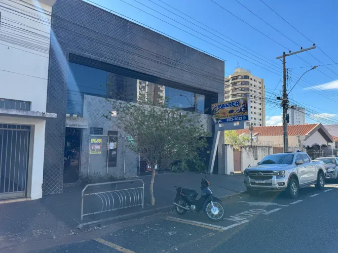 Vendo prédio comercial no centro de Araguari
