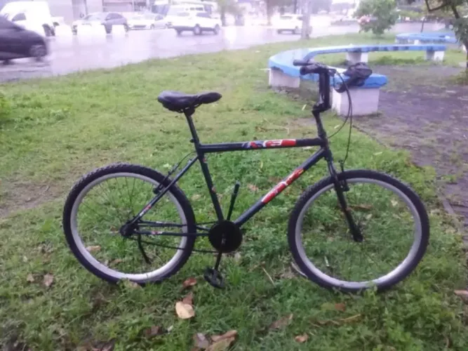 Só hoje baike grande aro 26 Caloi completa valor 220 reais.
